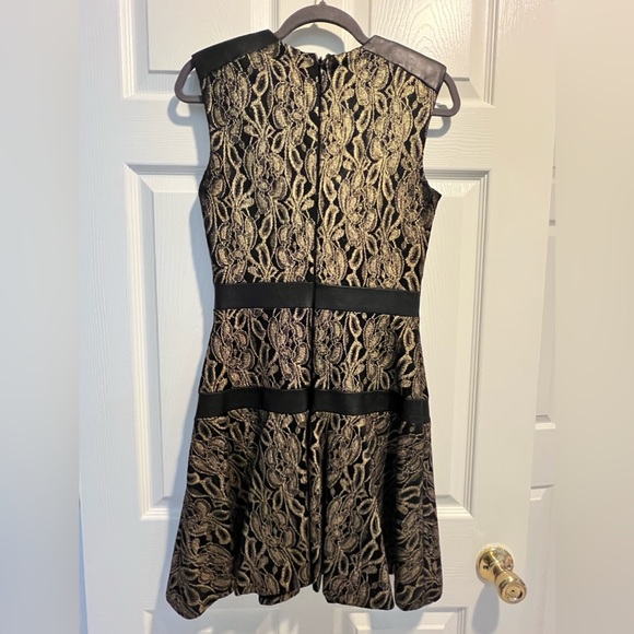 Nicole Miller Mini Dress with Gold Patterns and Black Leather Details. Size 4 - Picture 5 of 8